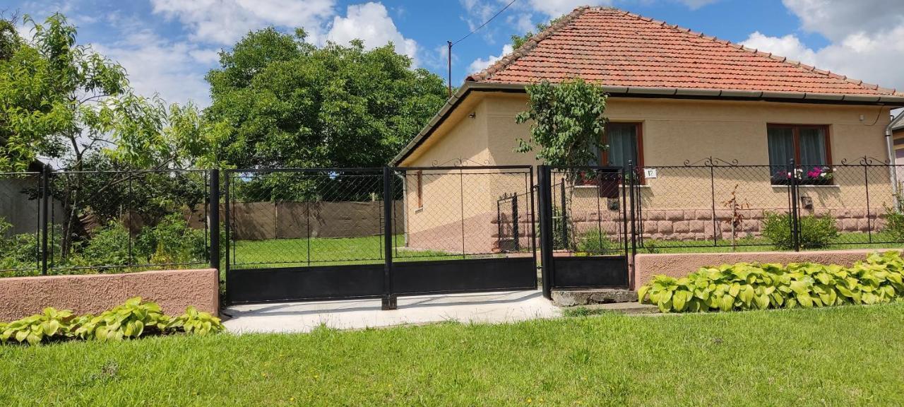 Andrea Vendeghaz Villa Egerszolat Exterior photo
